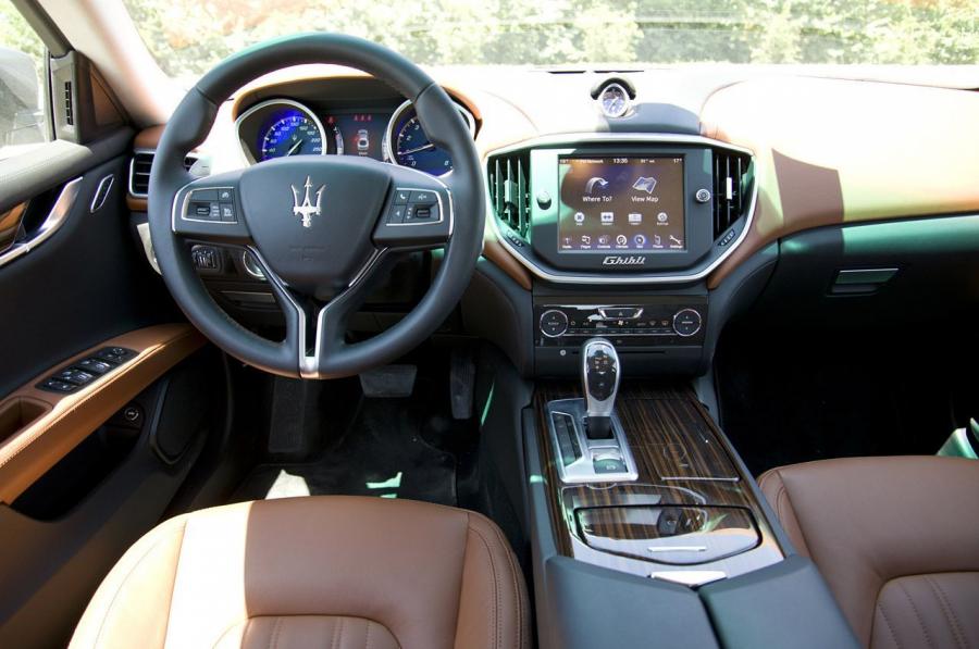  Maserati Ghibli 2014 года  (фото 15 из 41)